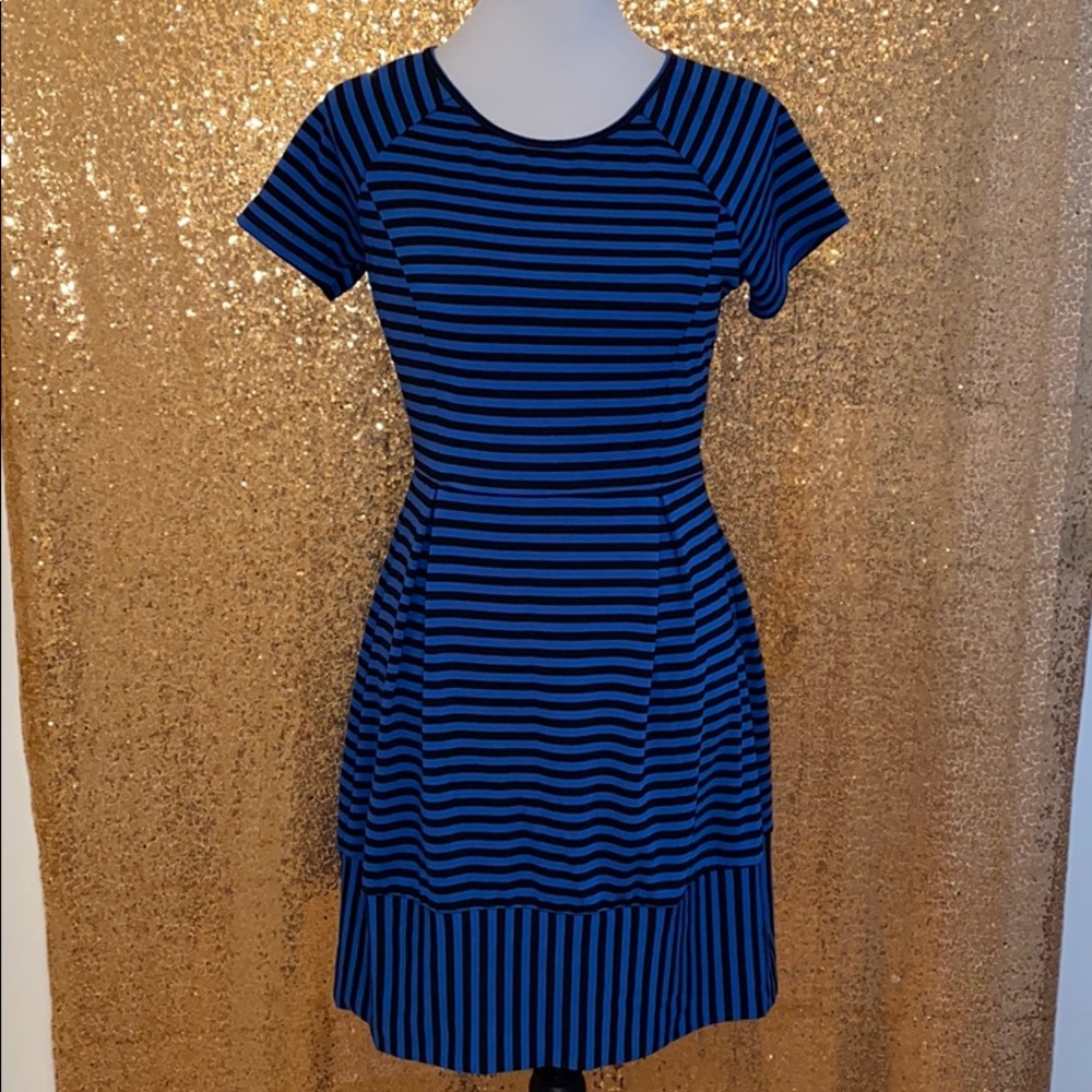 ✨Black & Blue Mid dress - Picture 1 of 9